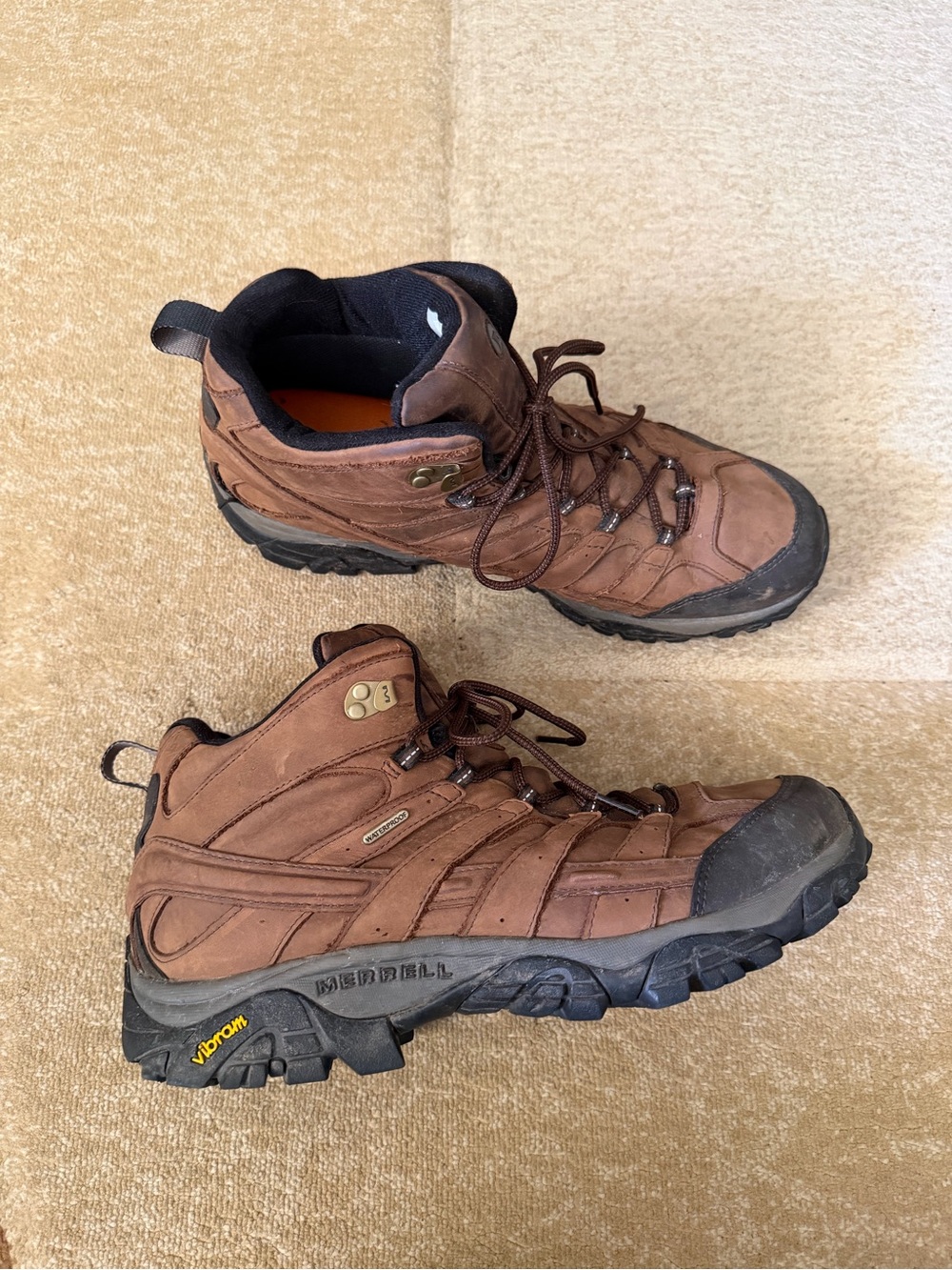 Merrell Moab mid-height hiking boots brown durable Vibram rubber outsoles